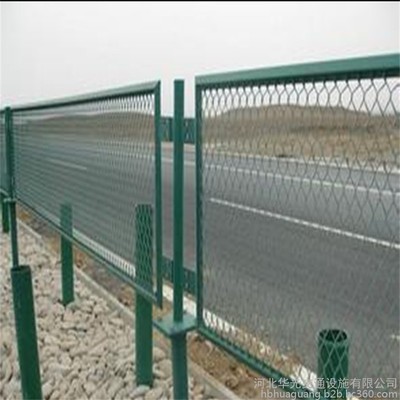 运动场护栏网 构筑安全与活力的边界