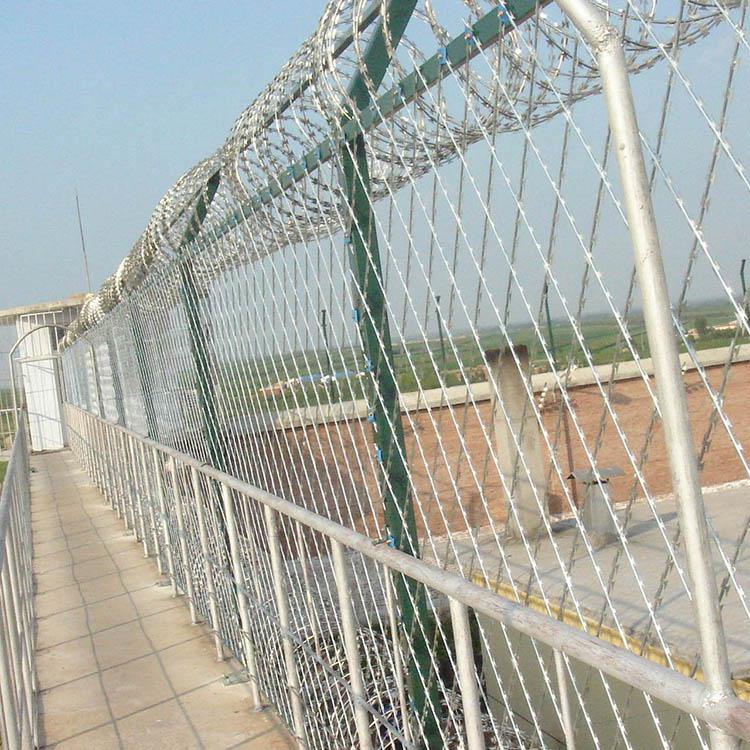监狱安防系统的基石 护栏网、围栏与刀刺网的综合应用